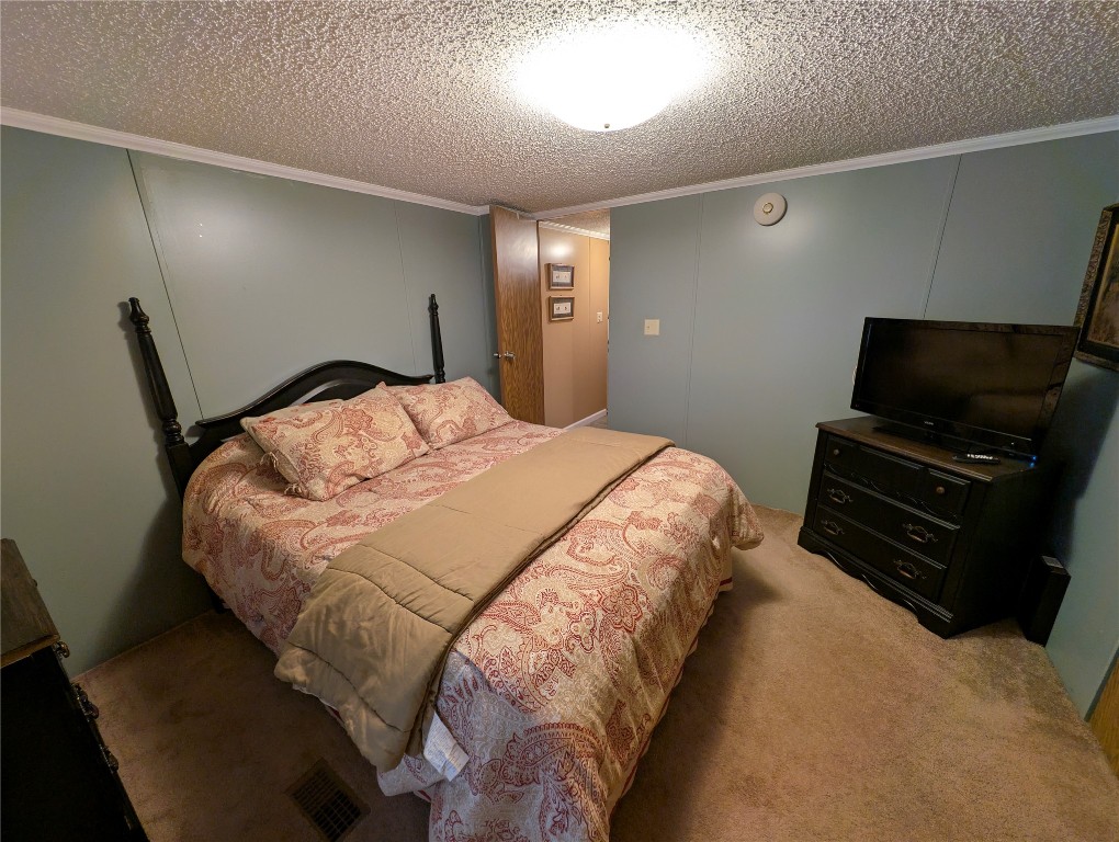 8734 Colonial Lane, Linesville, Pennsylvania image 17