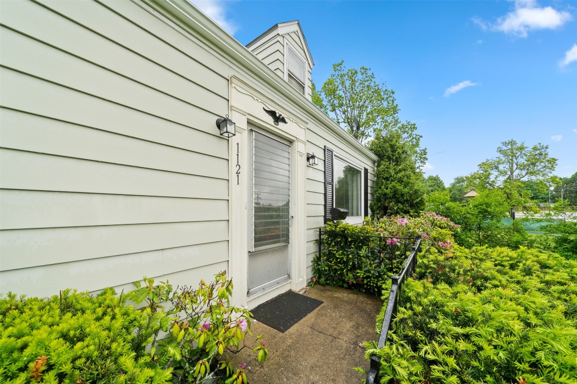 1121 Mcconnell Avenue, Erie, Pennsylvania image 3