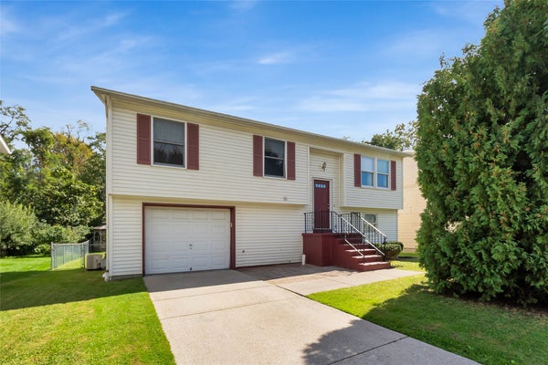 1711 PERENNIAL WAY, ERIE, PA 16510 - Image 36cf2303f798290c5d1aaa4cd6d55ff1/3972330207