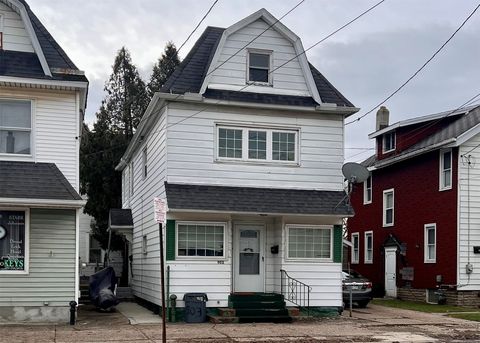 Multifamily For Sale - 903 W 26th Street<br/> Erie, PA 16508