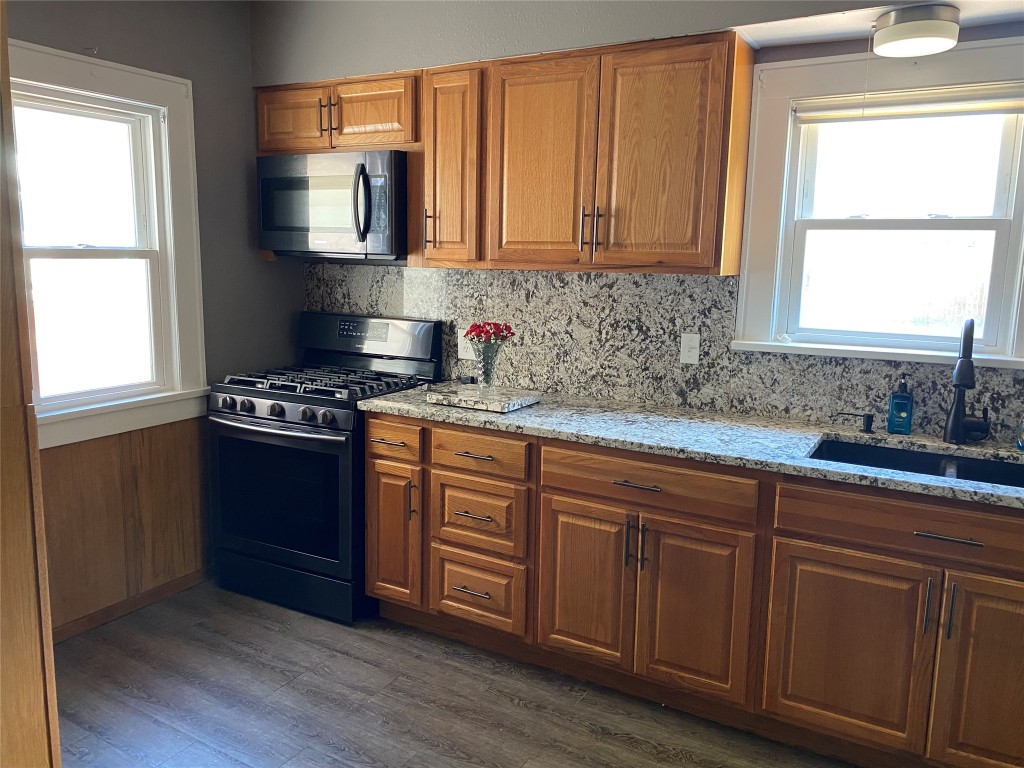 2715 W 25th Street, Erie, Pennsylvania image 2
