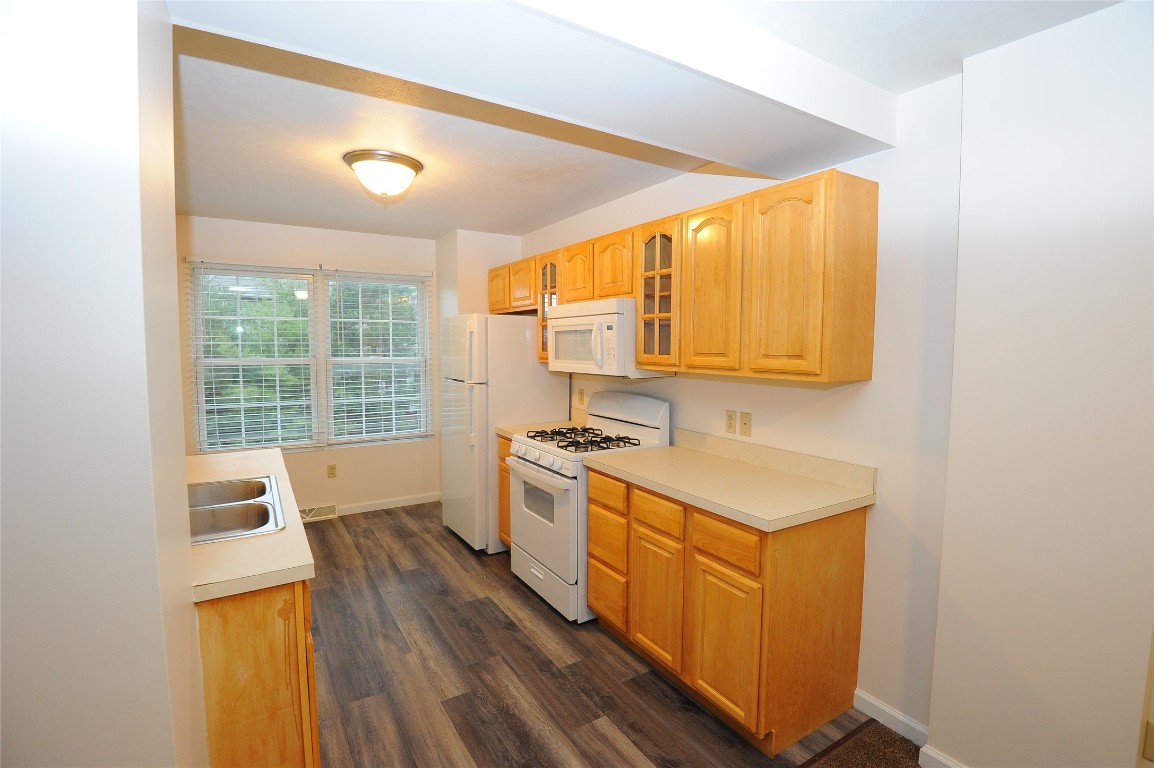 4159 Wood Hills Drive #C12, Erie, Pennsylvania image 7
