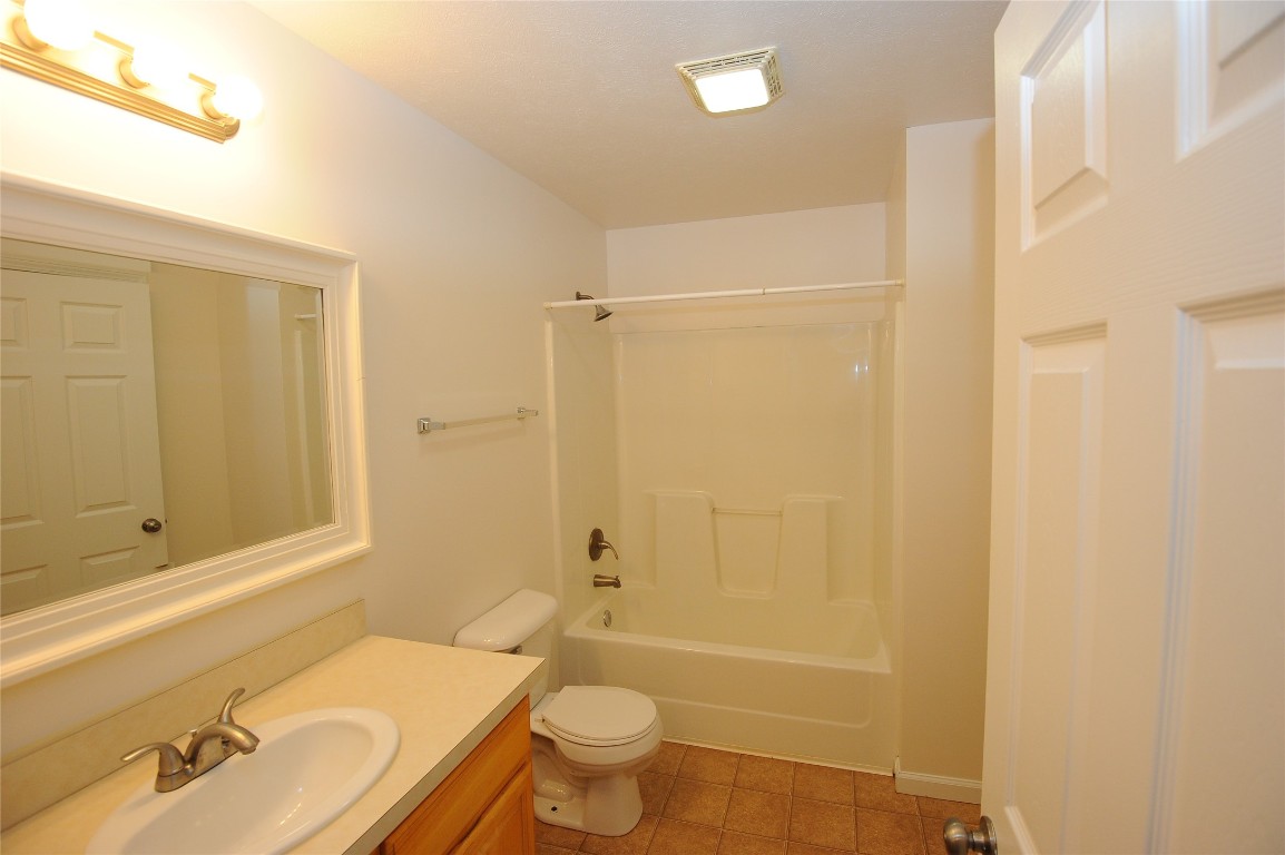 4159 Wood Hills Drive #C12, Erie, Pennsylvania image 20