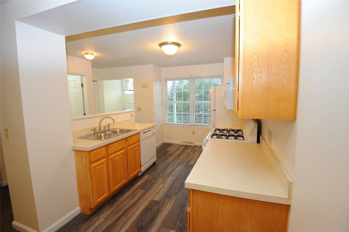 4159 Wood Hills Drive #C12, Erie, Pennsylvania image 4