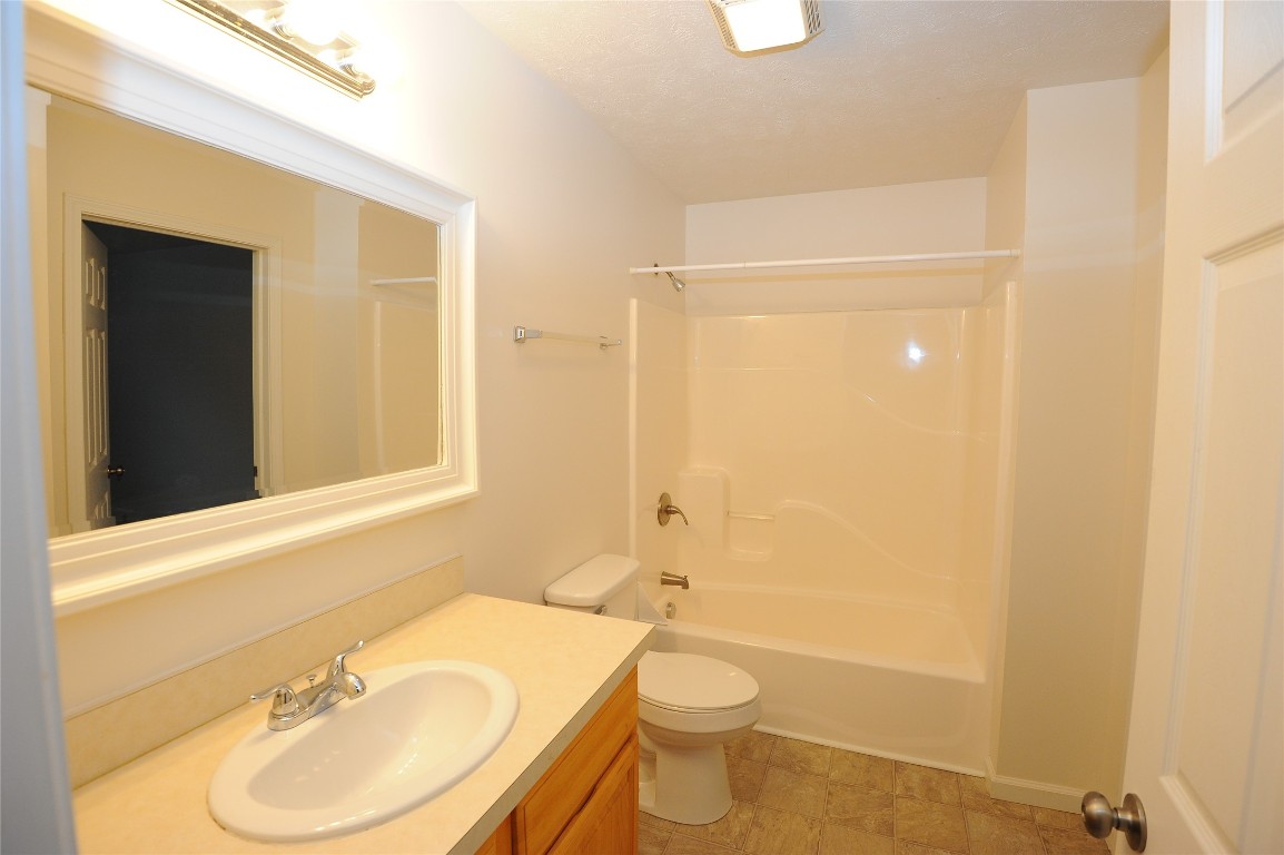 4159 Wood Hills Drive #C12, Erie, Pennsylvania image 30