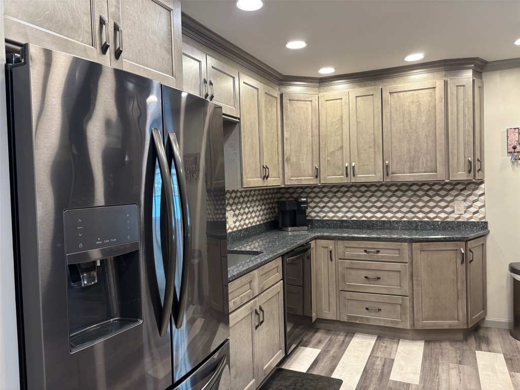 1831 W 27th Street, Erie, Pennsylvania image 18