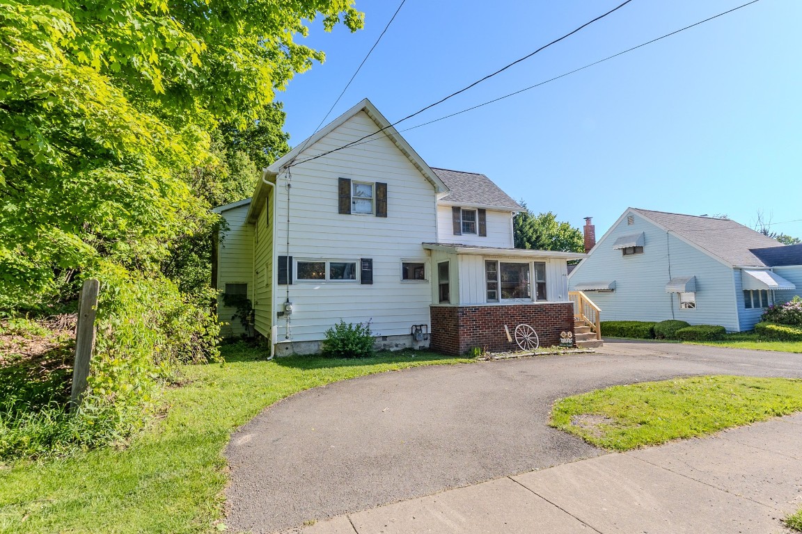 411 W Smith Street, Corry, Pennsylvania image 3