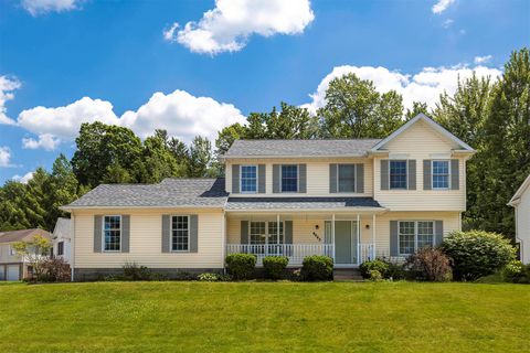 Homes For Sale - 4643 White Pine Drive<br/> Erie, PA 16506