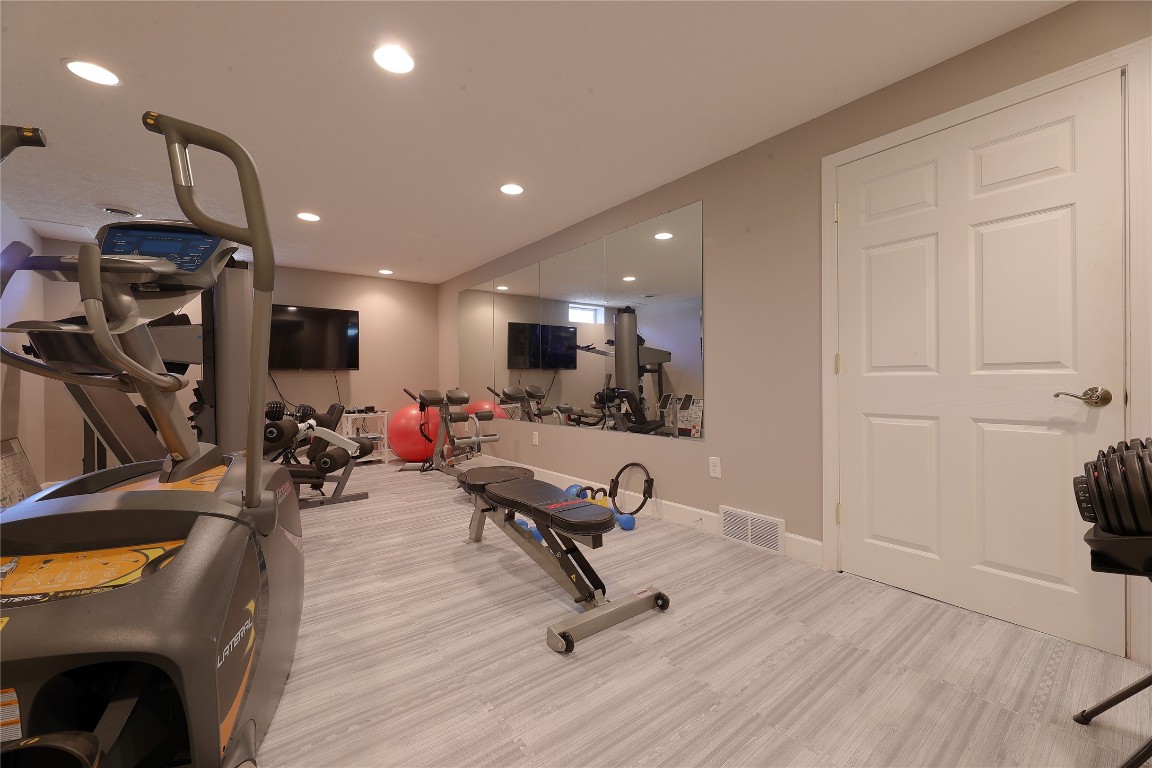 2259 Foxboro Court, Erie, Pennsylvania image 27