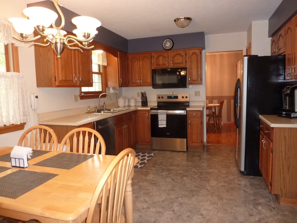 2234 Brooksboro Drive, Erie, Pennsylvania image 3