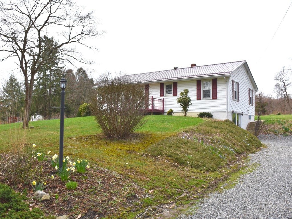 10031 Perry Highway, Meadville, Pennsylvania image 2