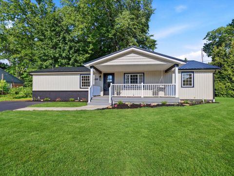 Homes For Sale - 11178 Foreman Street<br/> Crawford County, Conneaut Lake, PA 16316
