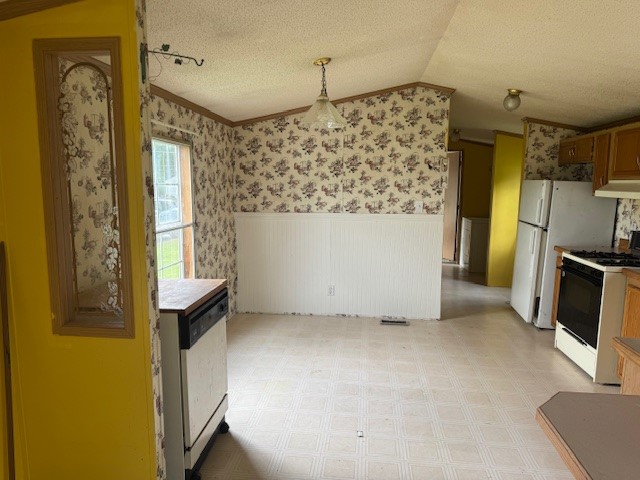 2409 N Shore Drive, Linesville, Pennsylvania image 7