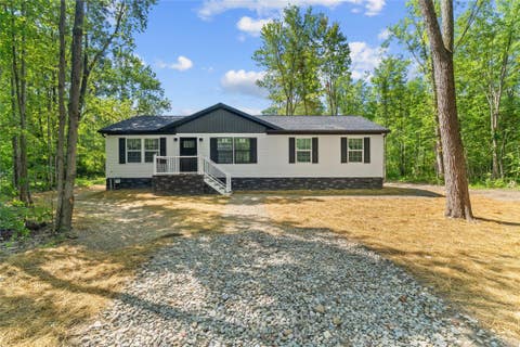Homes For Sale - 703 Beach Avenue Extension<br/> Crawford County, Cambridge Springs, PA 16403
