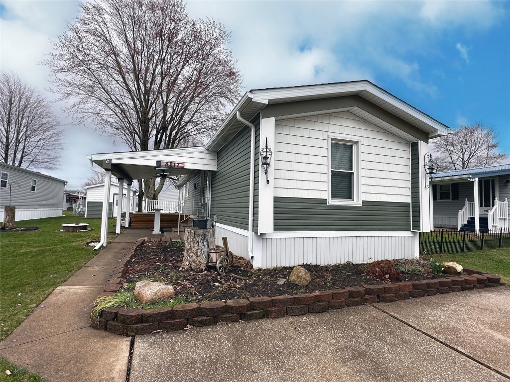 8217 Cloveridge Drive, Erie, Pennsylvania image 2