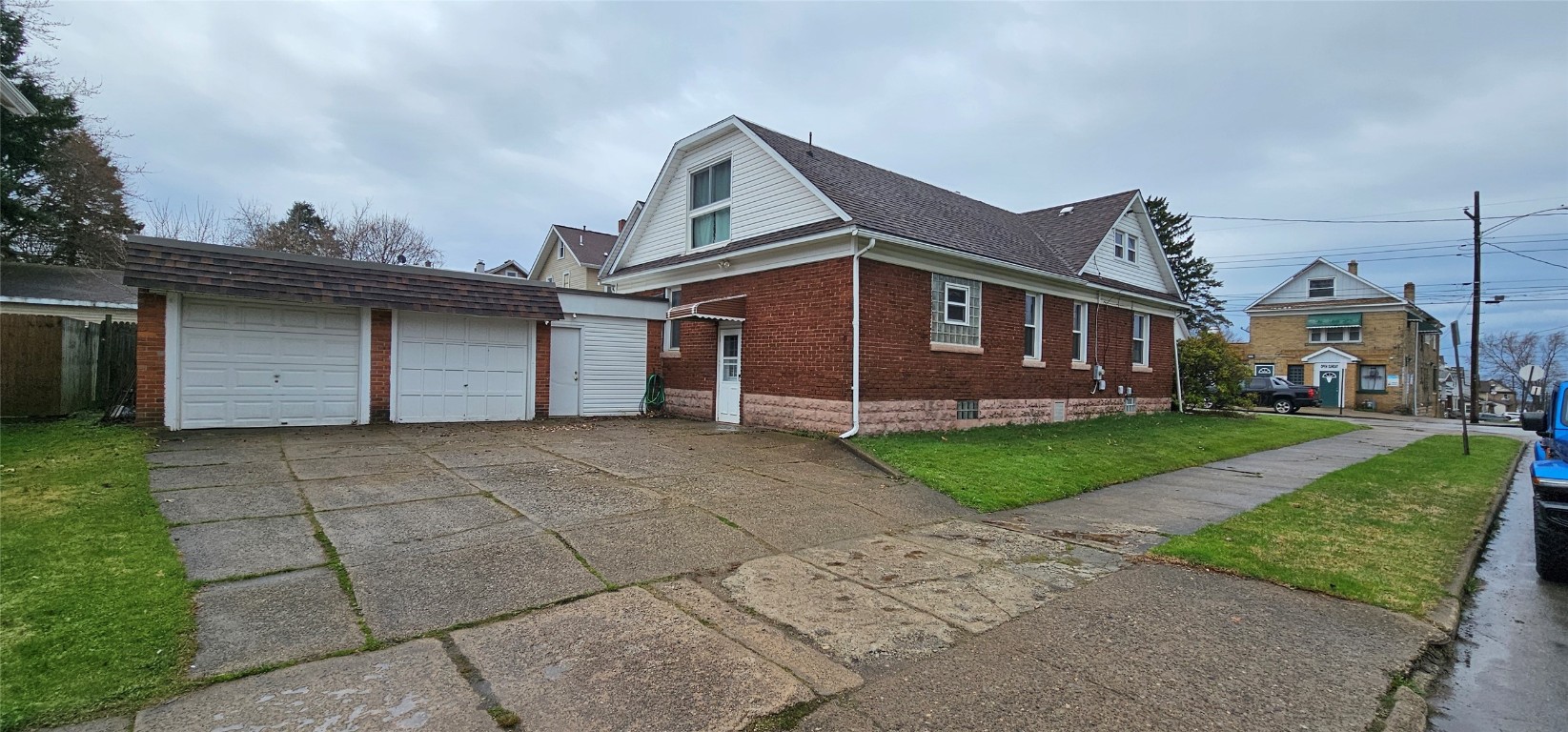 263 E 30th Street, Erie, Pennsylvania image 3