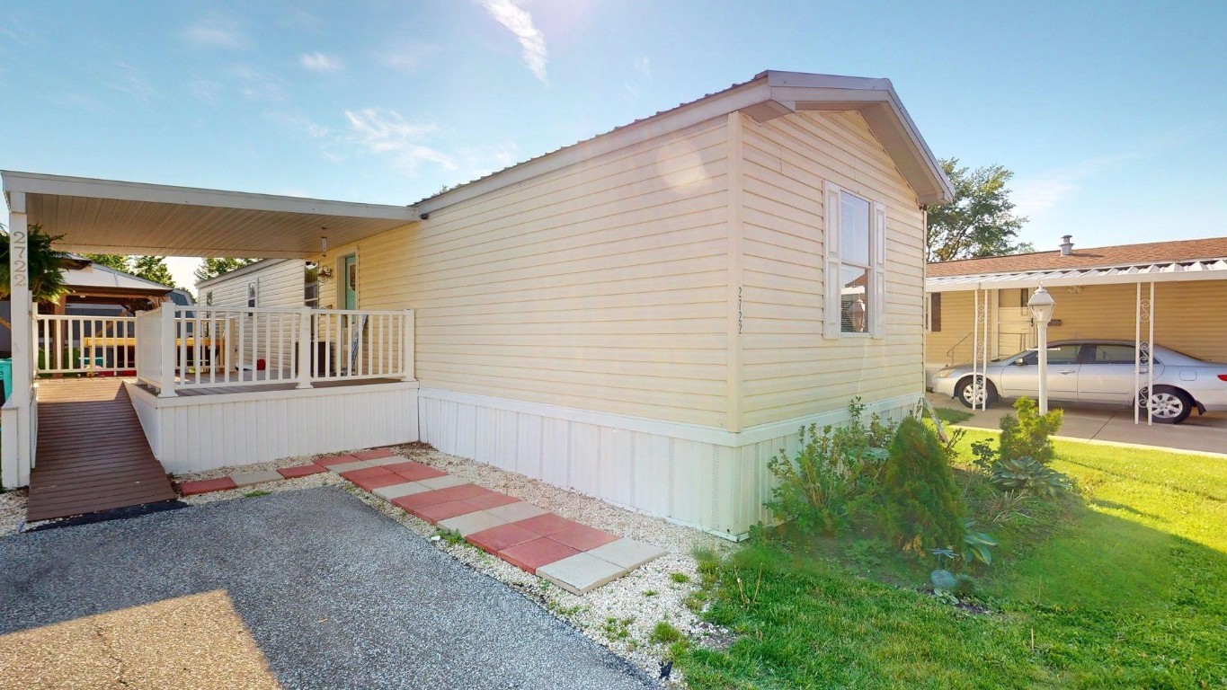 2722 Greenacre Drive, Erie, Pennsylvania image 2