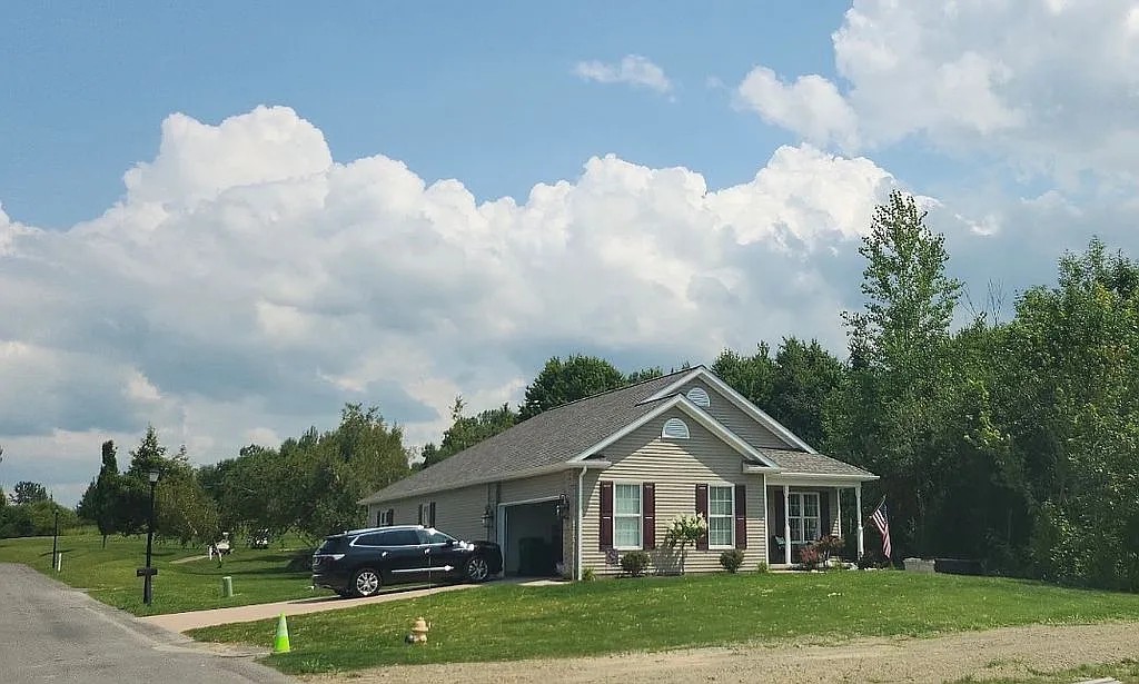 7029 Sandy Trail, Erie, Pennsylvania image 2