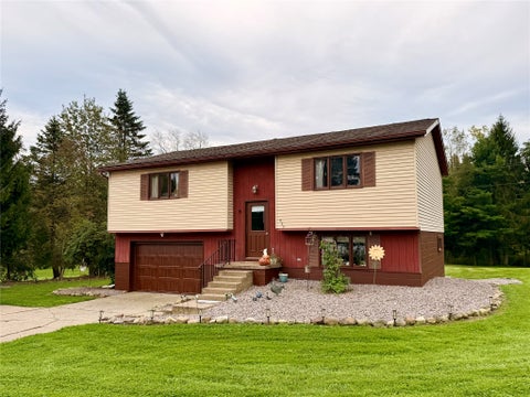 Homes For Sale - 925 Townhall Road<br/> Waterford, PA 16441