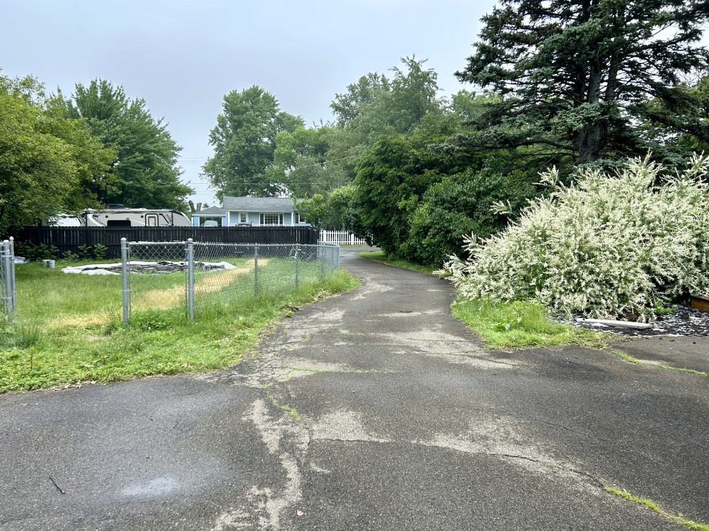 3942 W Ridge Road, Erie, Pennsylvania image 4