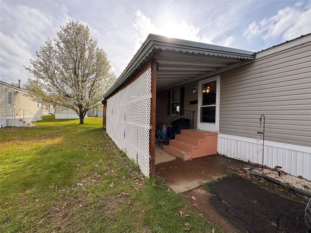 2724 Green Acre Drive, Erie, Pennsylvania image 14
