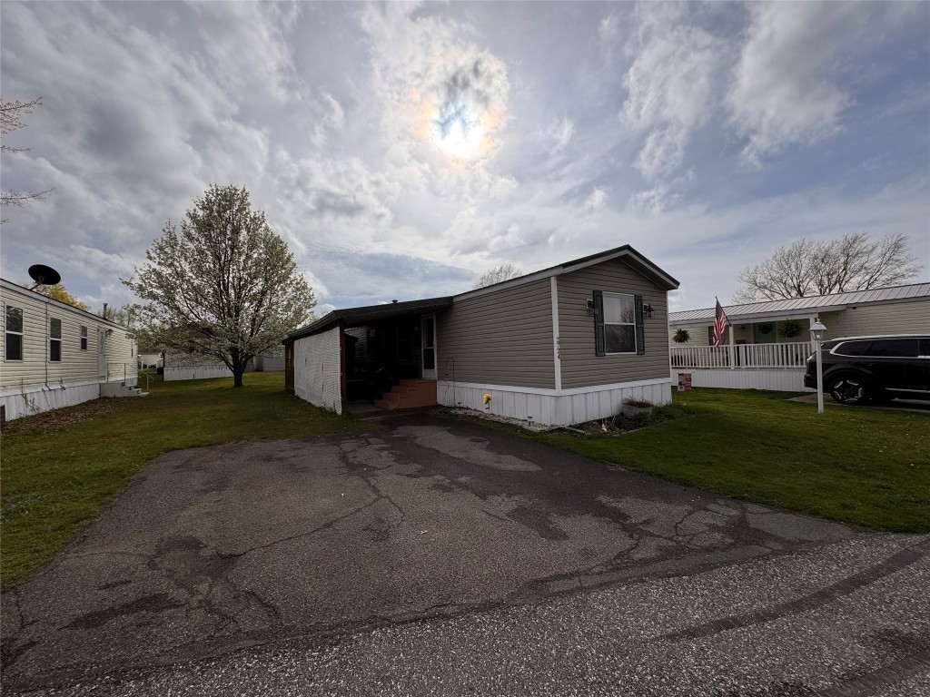 2724 Green Acre Drive, Erie, Pennsylvania image 3