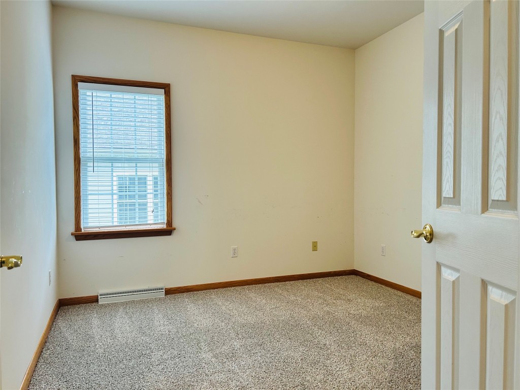 6480 Meadowland Circle, Erie, Pennsylvania image 30