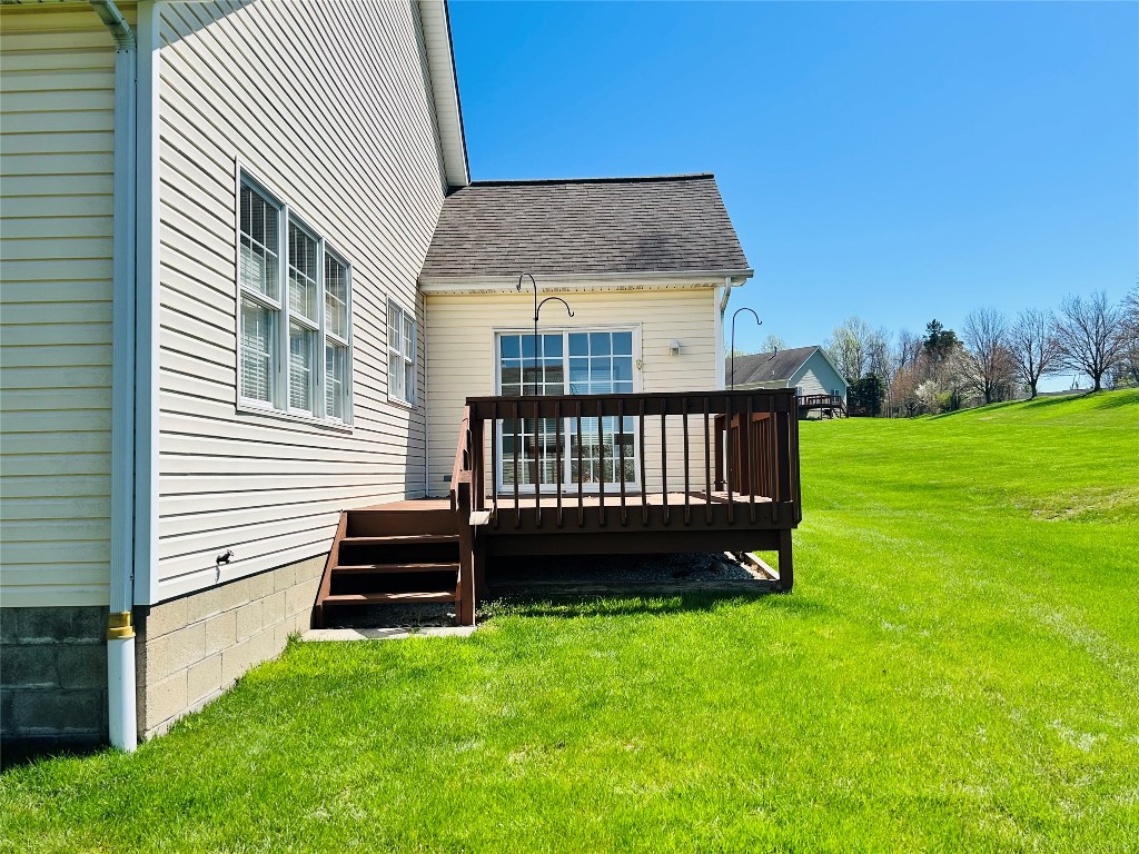 6480 Meadowland Circle, Erie, Pennsylvania image 5