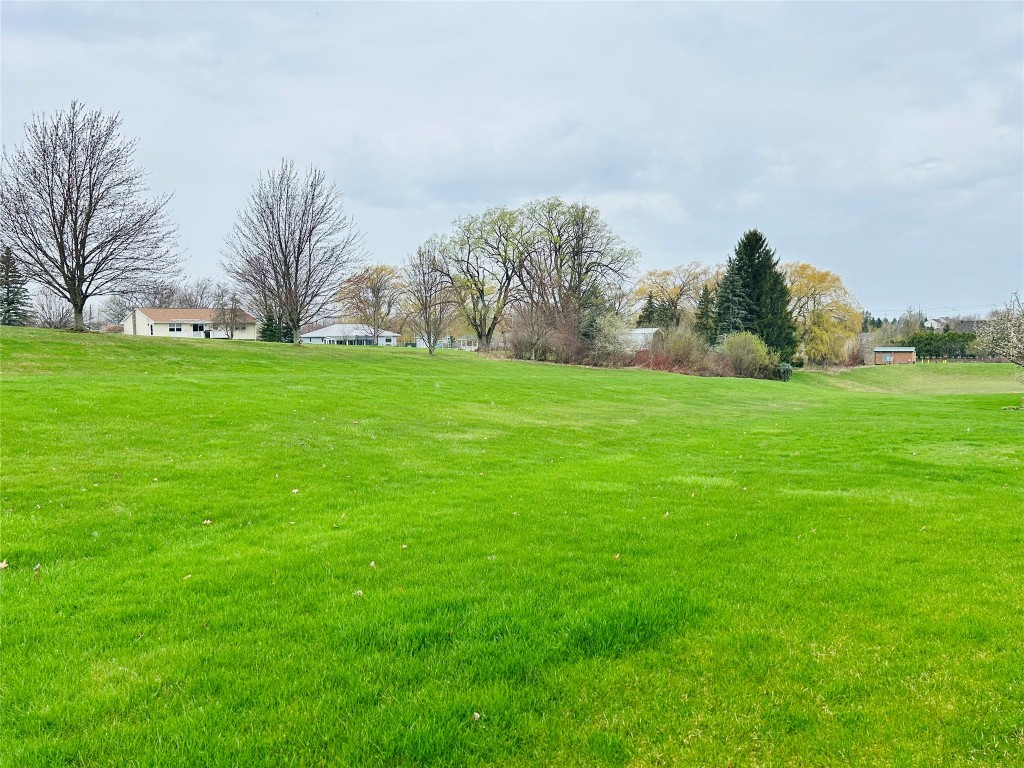 6480 Meadowland Circle, Erie, Pennsylvania image 4