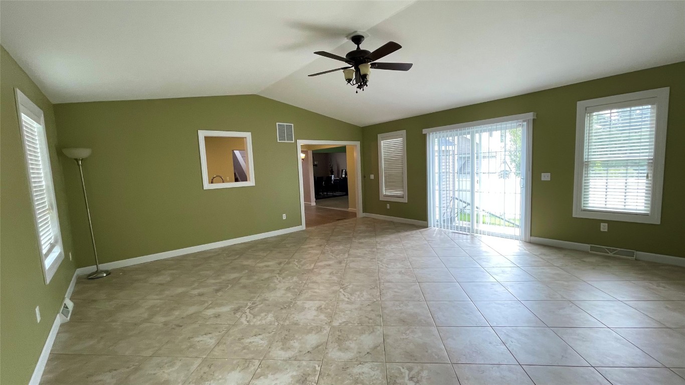 2906 N Birch Run, Erie, Pennsylvania image 6