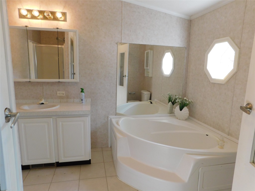 8223 Timberwood Lane, Erie, Pennsylvania image 10