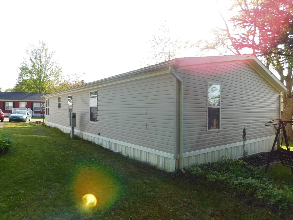 8223 Timberwood Lane, Erie, Pennsylvania image 2