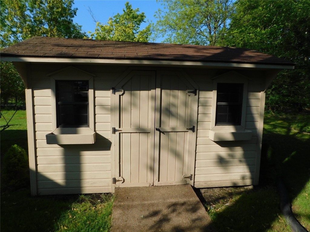 8223 Timberwood Lane, Erie, Pennsylvania image 16