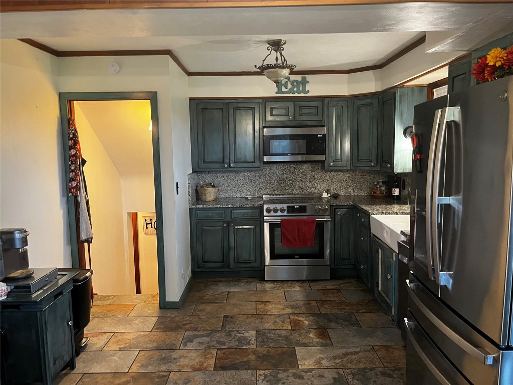 8600 Harmonsburg Road, Linesville, Pennsylvania image 2