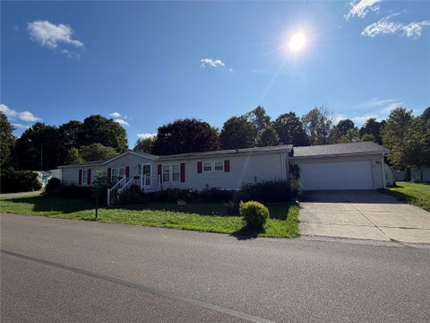 Mobile Home For Sale - 555 Shadybrook Circle<br/> Girard, PA 16417