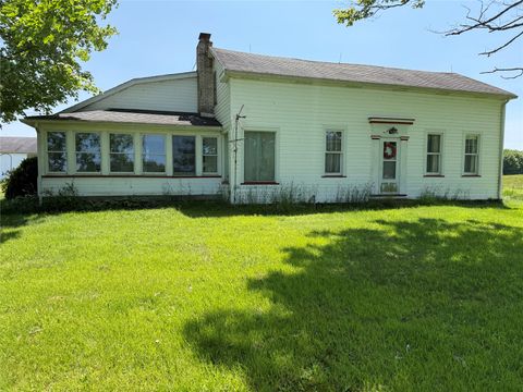 Homes For Sale - 21641 Irish Road<br/> Crawford County, Edinboro, PA 16412