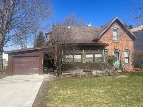 Homes For Sale - 35800 Center Street<br/> Centerville, PA 16404