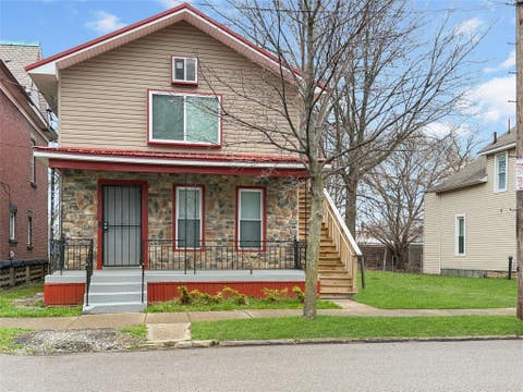 Photo for 424-426 E 11TH Street