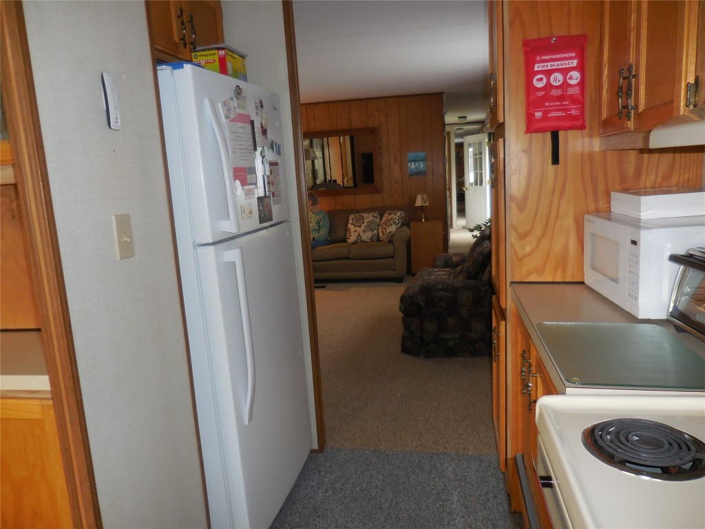 915 Douglas Street, Erie, Pennsylvania image 10