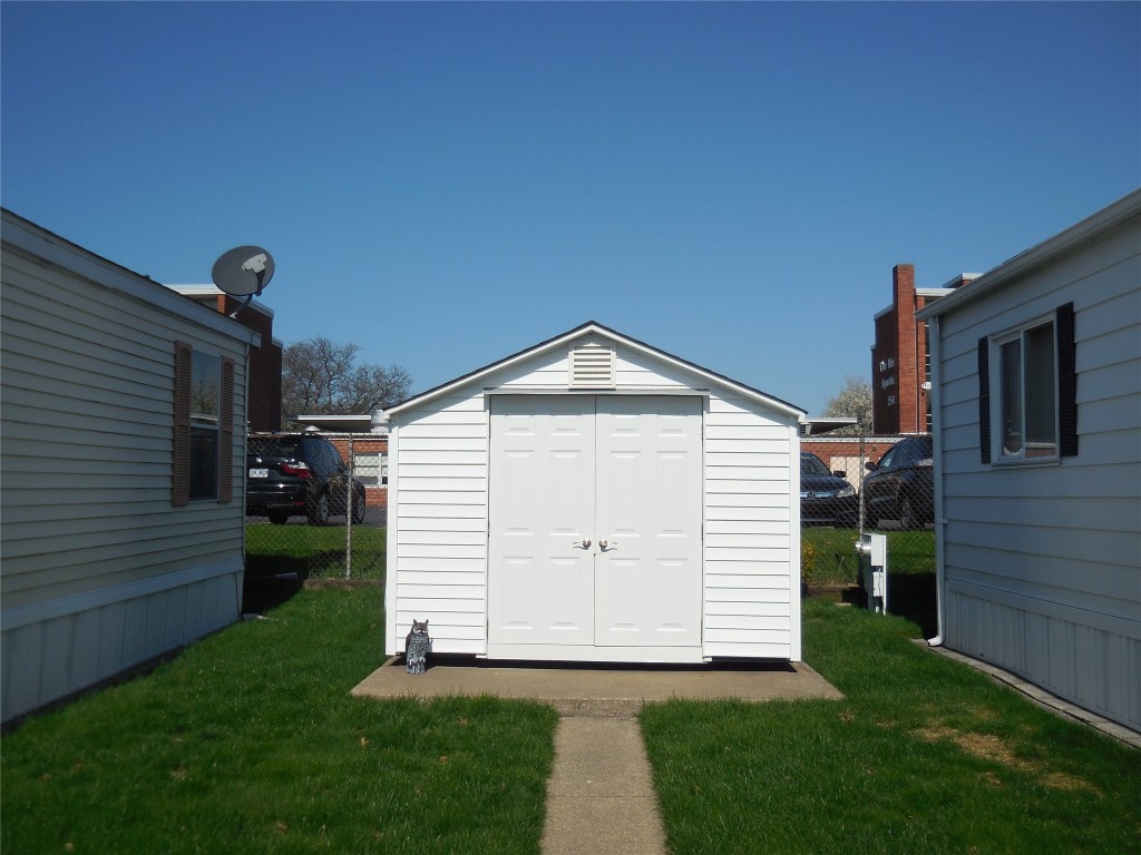 915 Douglas Street, Erie, Pennsylvania image 3