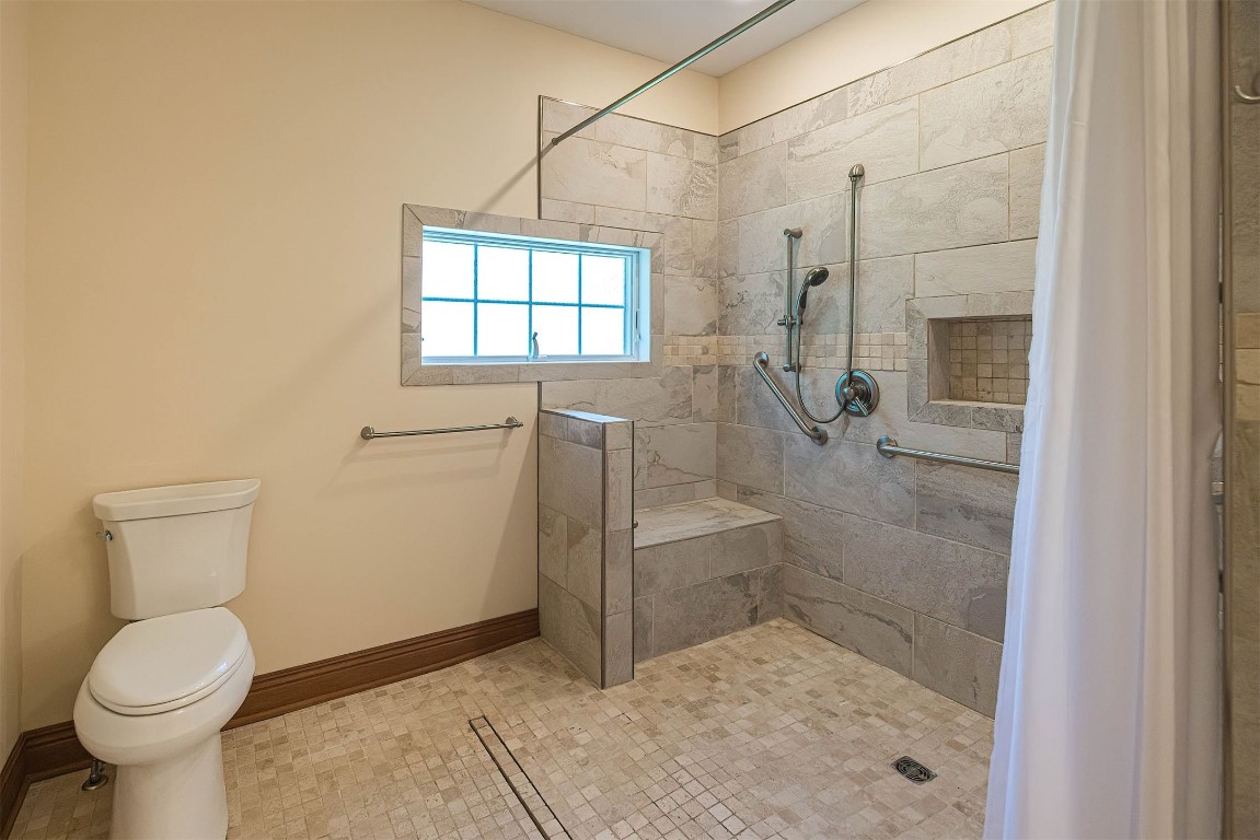 3819 Hidden Springs Drive, Erie, Pennsylvania image 32