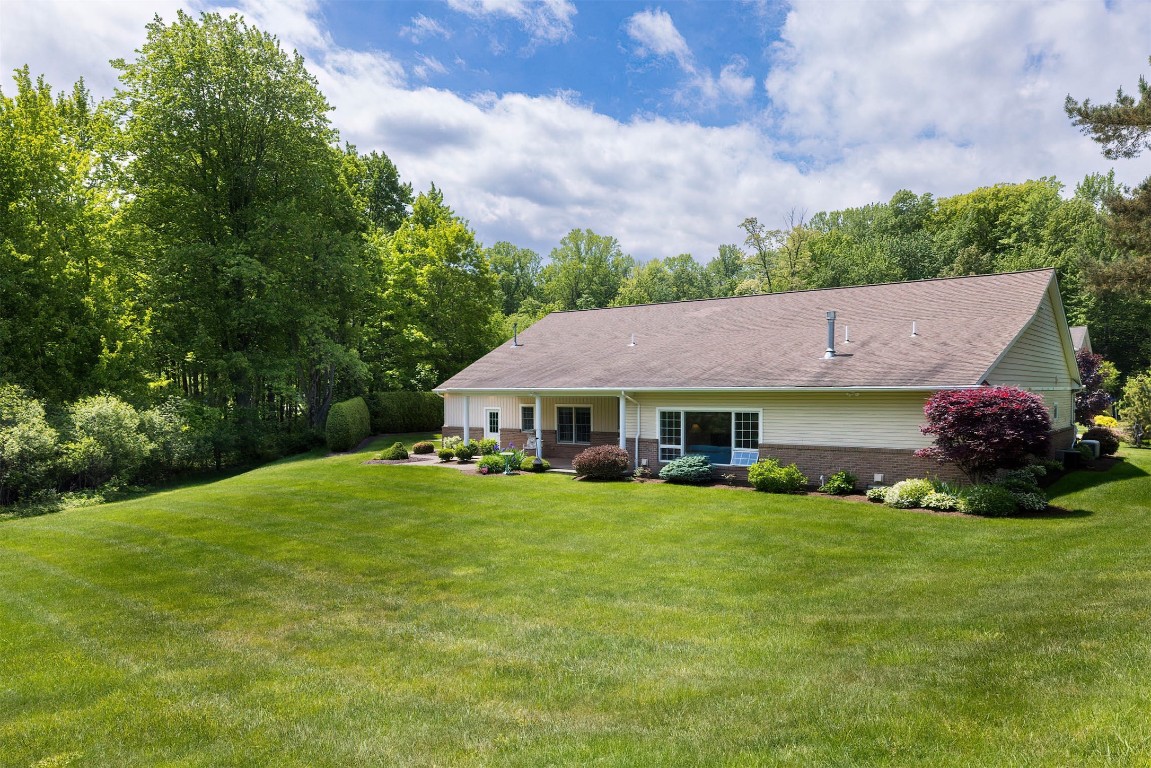 3819 Hidden Springs Drive, Erie, Pennsylvania image 7