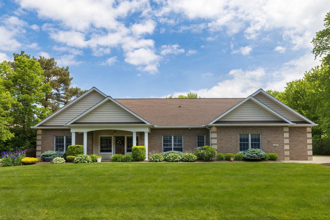 3819 Hidden Springs Drive, Erie, Pennsylvania image 1