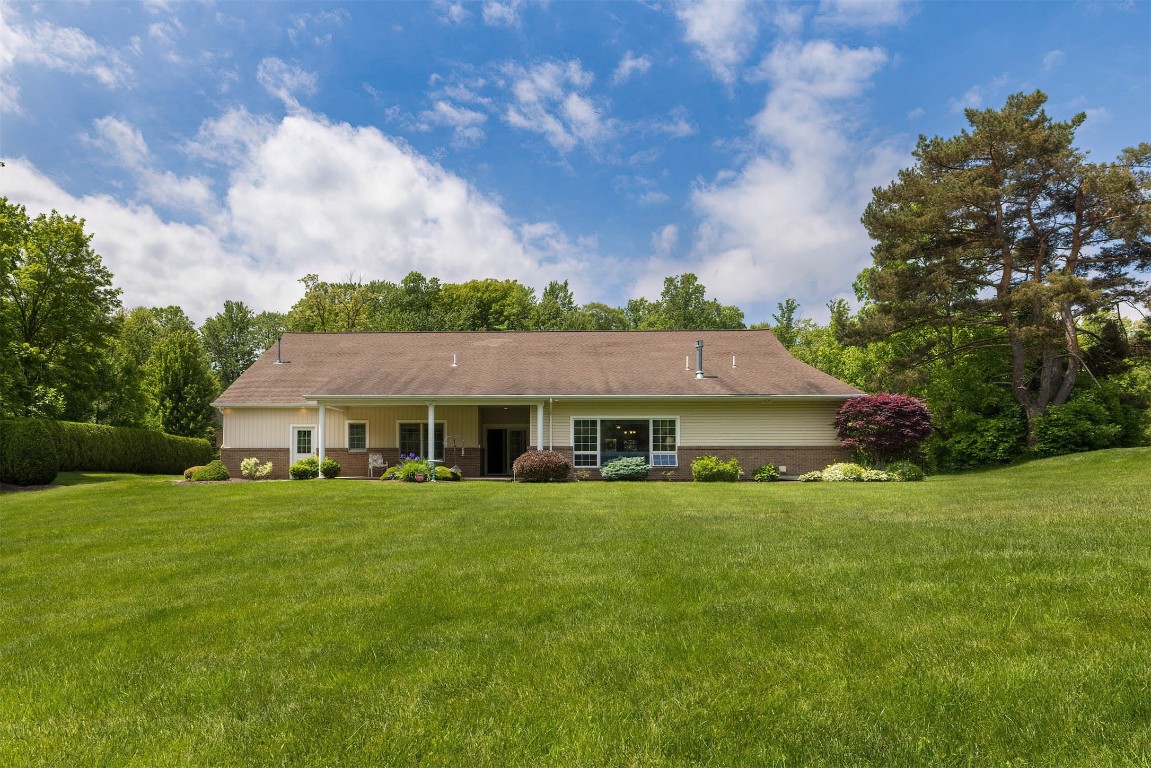 3819 Hidden Springs Drive, Erie, Pennsylvania image 6