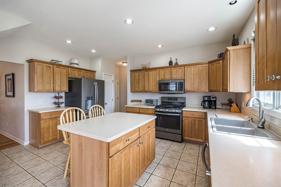 6018 Pebble Creek Drive, Fairview, Pennsylvania image 16