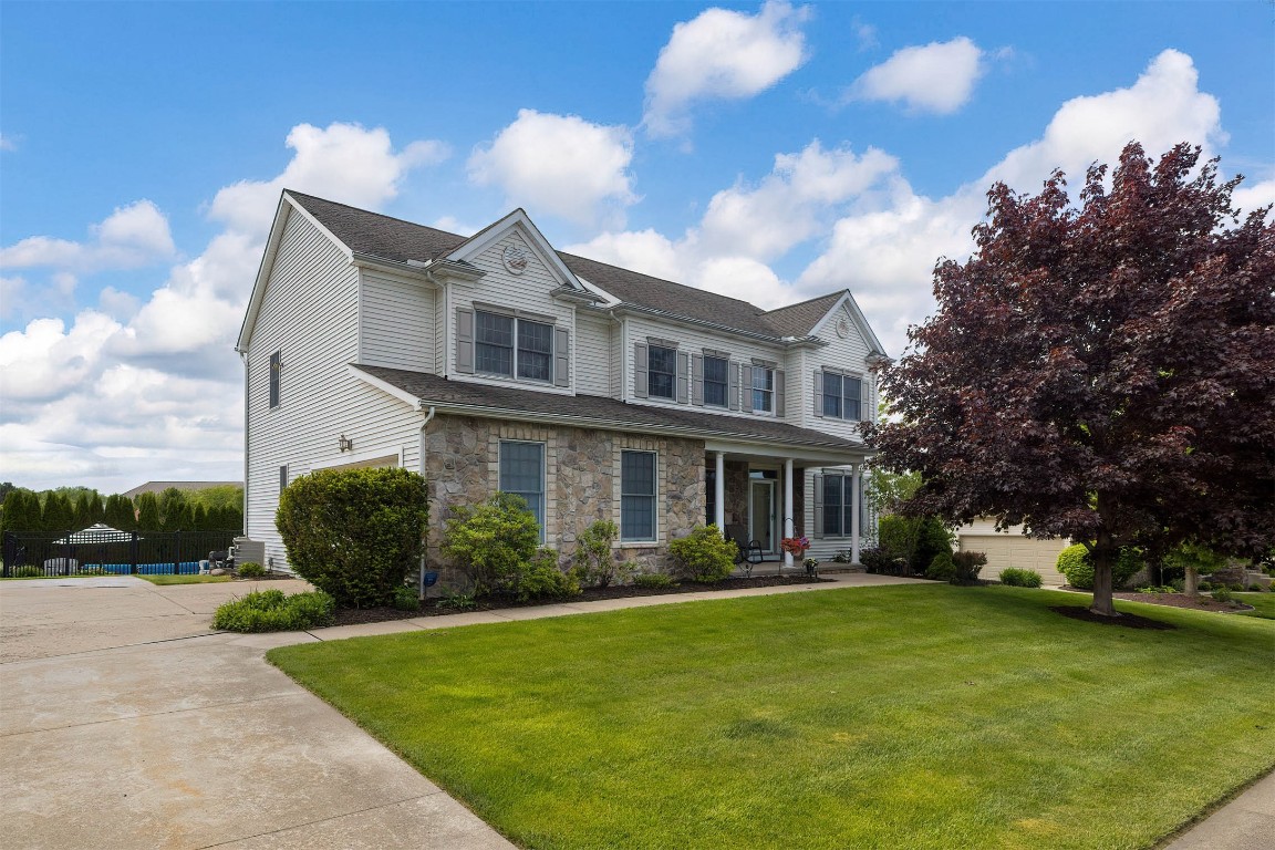 6018 Pebble Creek Drive, Fairview, Pennsylvania image 3
