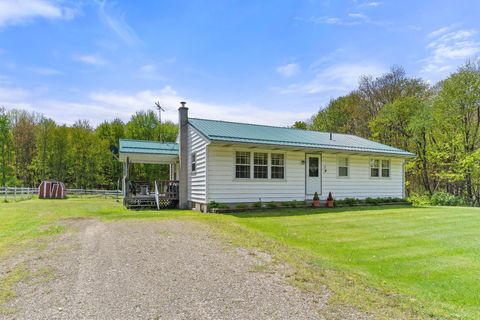 Homes For Sale - 18705 E Forest Road<br/> Crawford County, Cambridge Springs, PA 16403