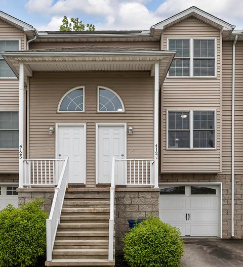 Condo For Sale - 4127 Wood Hills Drive<br/> Erie, PA 16510