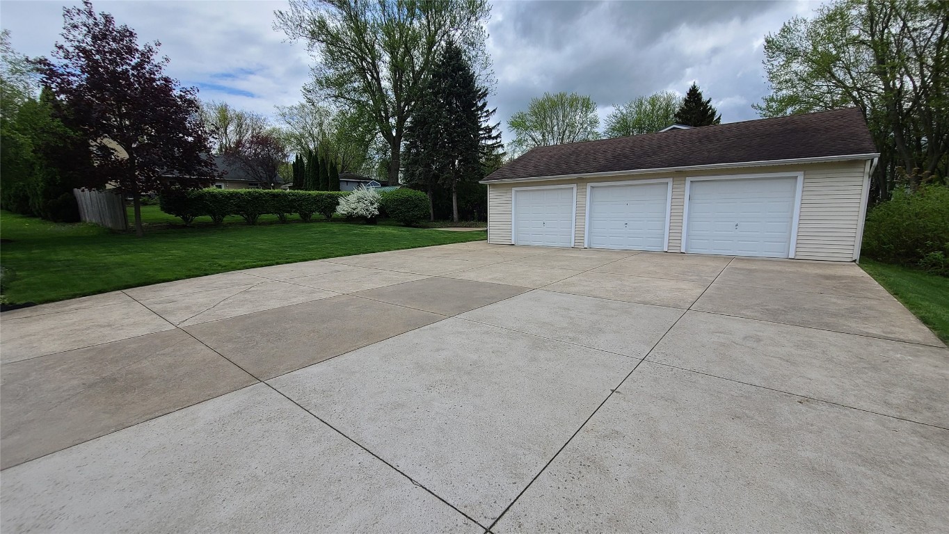 3008 Homestead Drive, Erie, Pennsylvania image 6