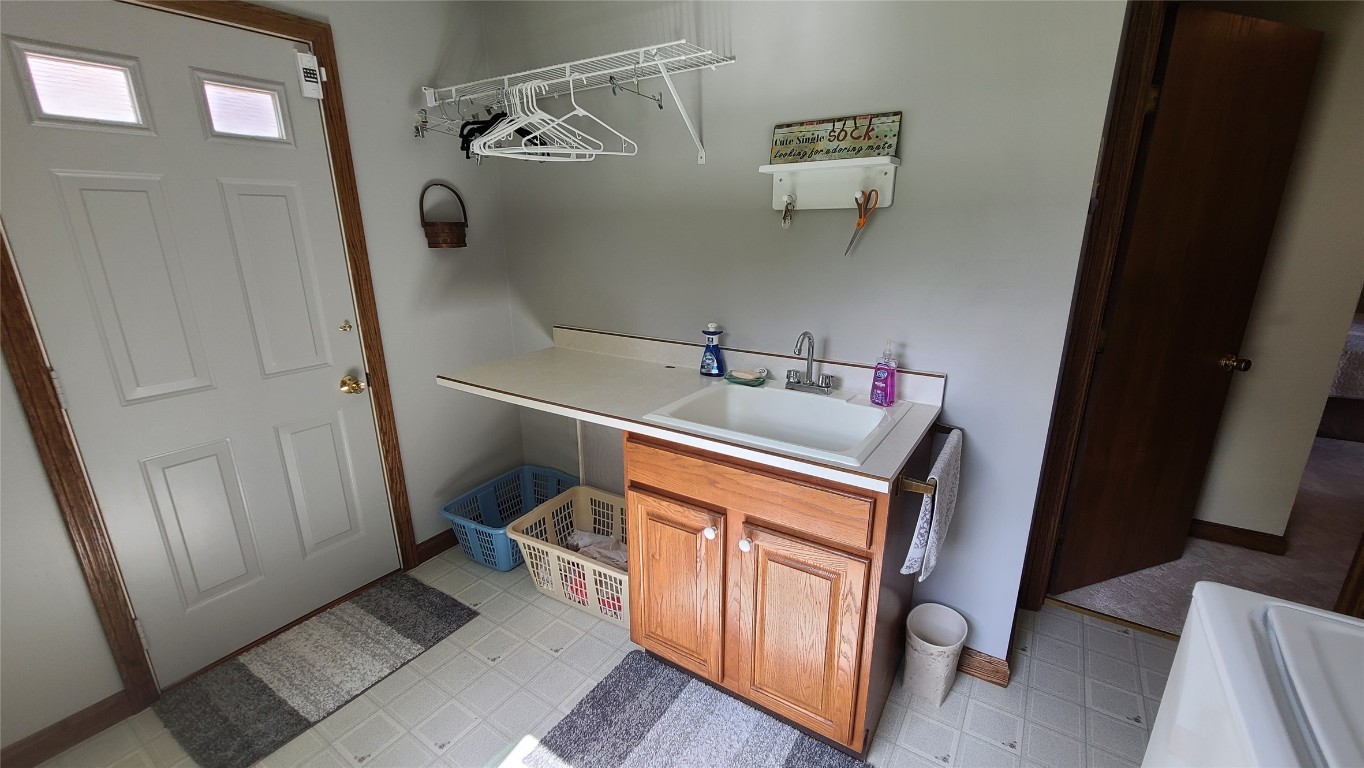 3008 Homestead Drive, Erie, Pennsylvania image 46
